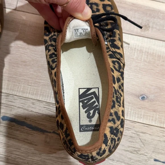 Vans Authentics Leopard Canvas Low-Top Sneakers - Tan/Black womens size 8 - Picture 5 of 6